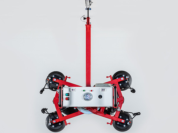 Vacuum lifter with manual rotation function
