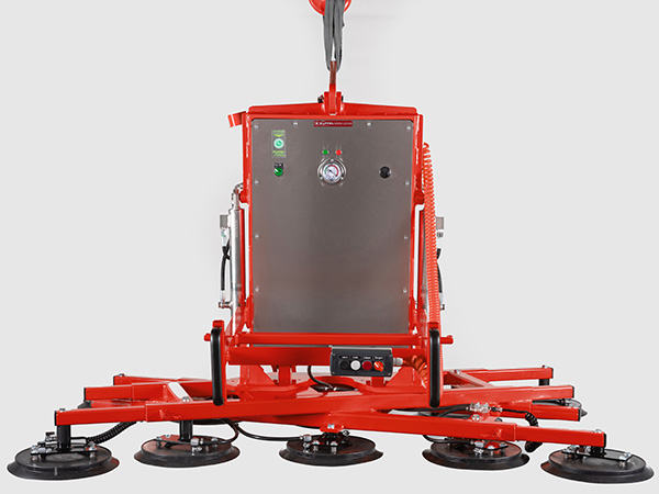 Vacuum lifter with manual rotation function and hydraulic slew function