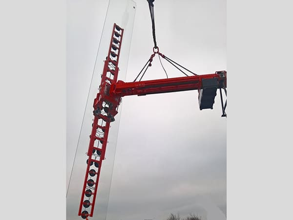 Counterweight system with slew head for 6000 kg